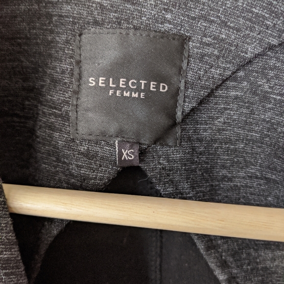 Cropped Selected Charcoal Blazer - Picture 3 of 4